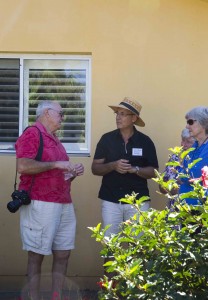 Peter Nixon talking with palm specialist & former Pres. Syd sub-Trop Garden Soc Fred Moody